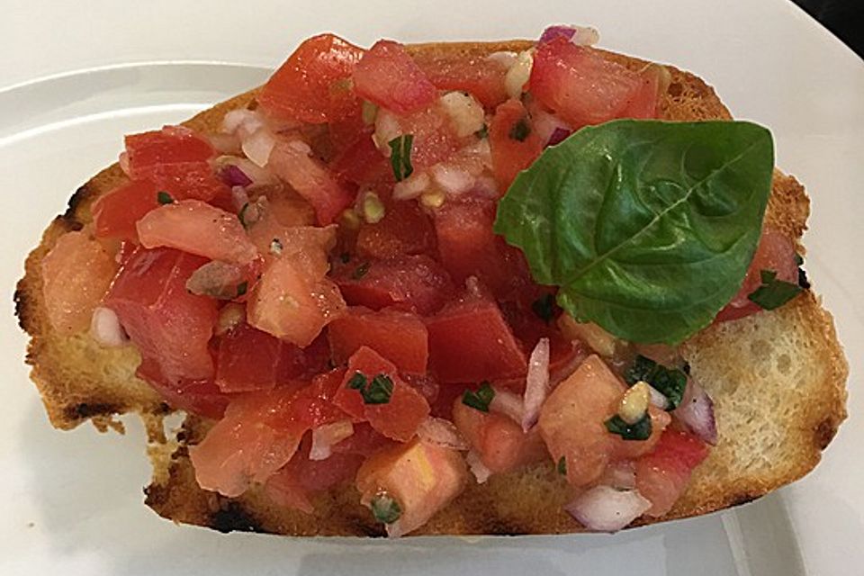 Bruschetta mit kalten Tomaten