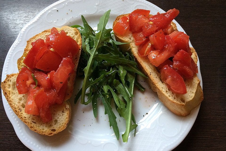 Bruschetta mit kalten Tomaten