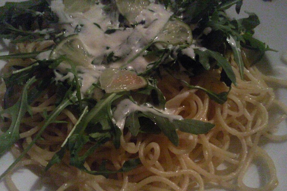 Spaghetti mit Rucola und Limettensauce