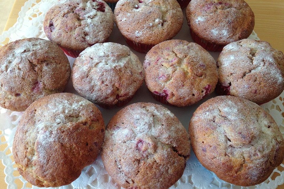 Himbeermuffins mit saurer Sahne Himbeermuffins mit saurer Sahne