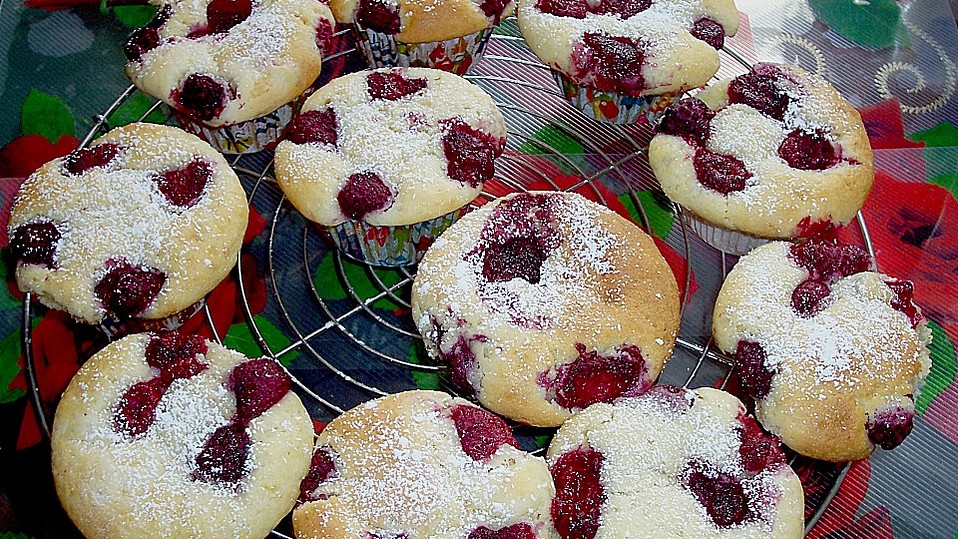 Himbeermuffins mit saurer Sahne Himbeermuffins mit saurer Sahne