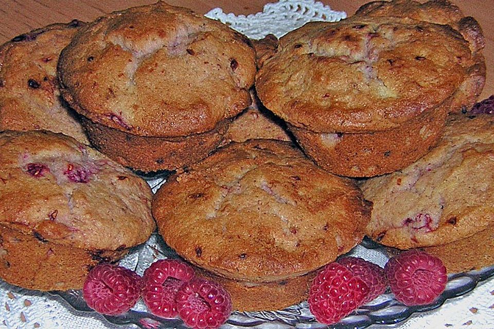 Himbeermuffins mit saurer Sahne Himbeermuffins mit saurer Sahne