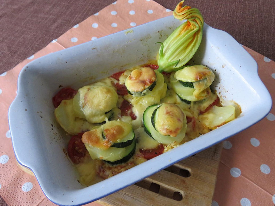 Überbackene Zucchini auf Tomaten von ast123| Chefkoch