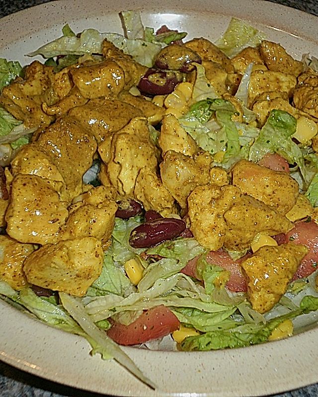Salatteller mit  Currygeschnetzeltem