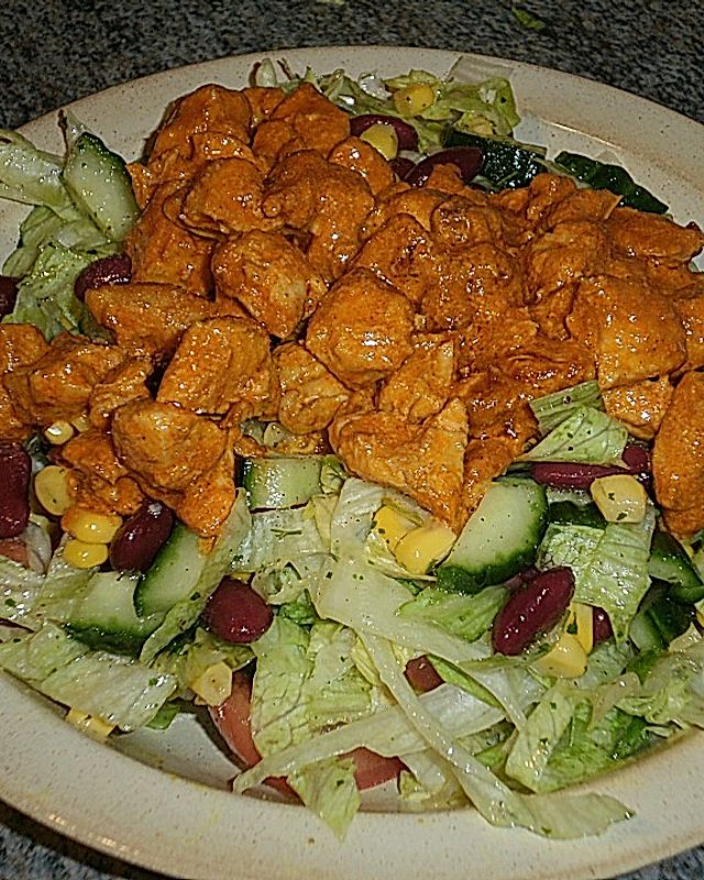 Salatteller mit  Currygeschnetzeltem