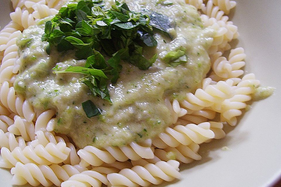 Spaghetti mit Zucchini - Gorgonzola - Soße