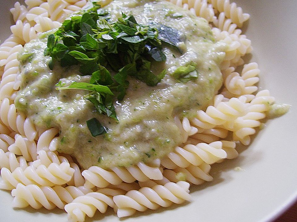 Spaghetti mit Zucchini - Gorgonzola - Soße von sam105| Chefkoch