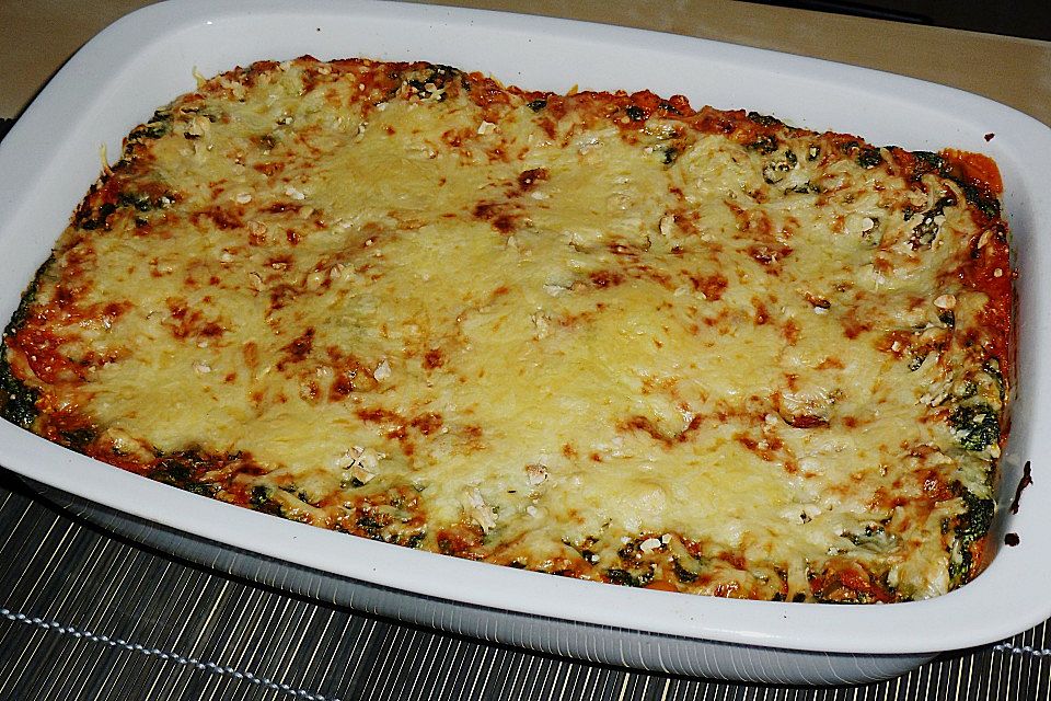 Grün - weiße Lasagne mit Spinat, Ricotta und Walnüssen