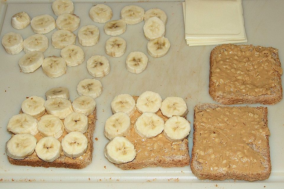 Erdnussbutter - Bananen - Toast