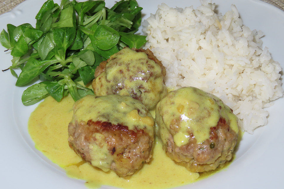 Hackklößchen in Currysauce