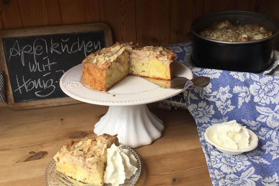 Apfelkuchen mit Honig - Zimt - Guss