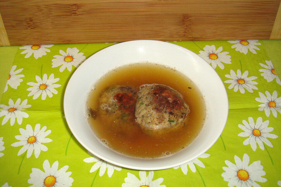 Leberknödelsuppe