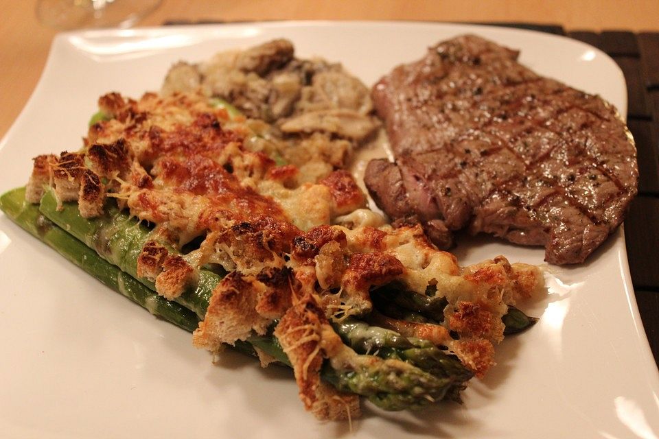 Grüner Spargel mit Butterkruste Grüner Spargel mit Butterkruste