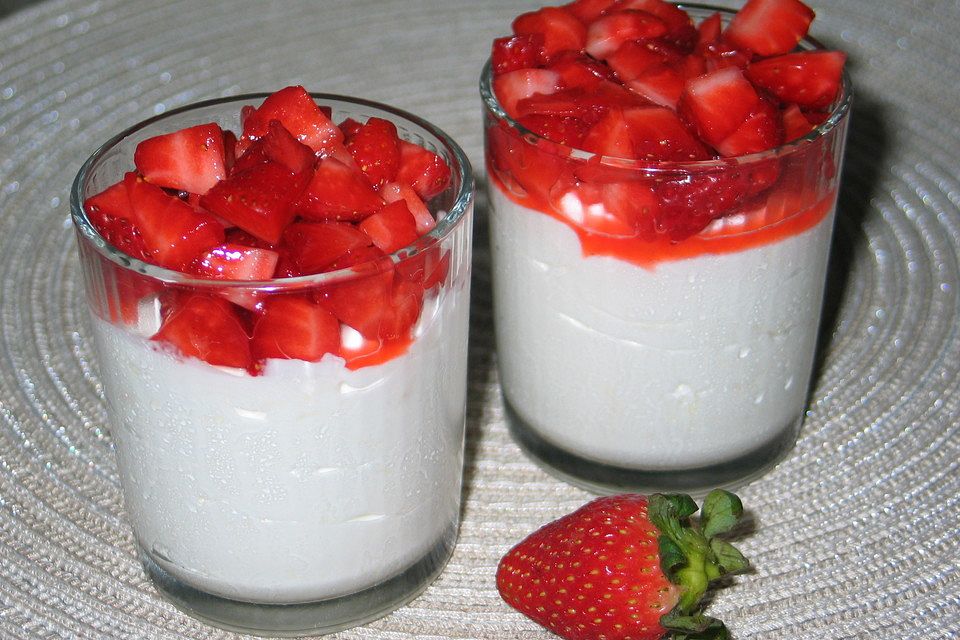 Joghurtcreme mit Erdbeeren