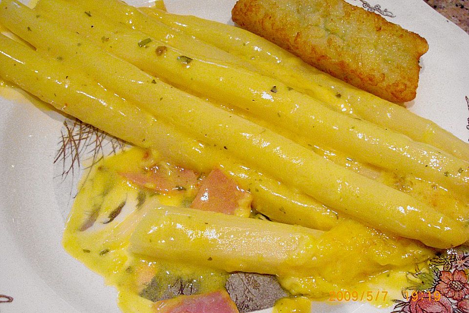 Spargel mit Schinkenstreifen und Kräutersauce