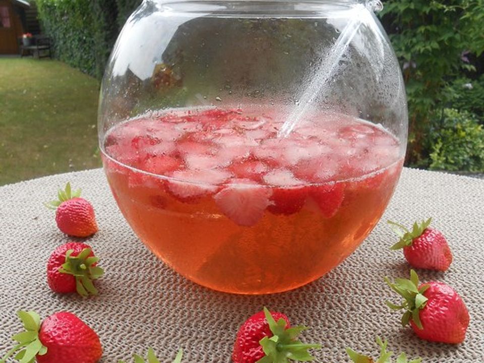 Die Erdbeerbowle mit dem sagenhaften Aroma von Bille1000 | Chefkoch