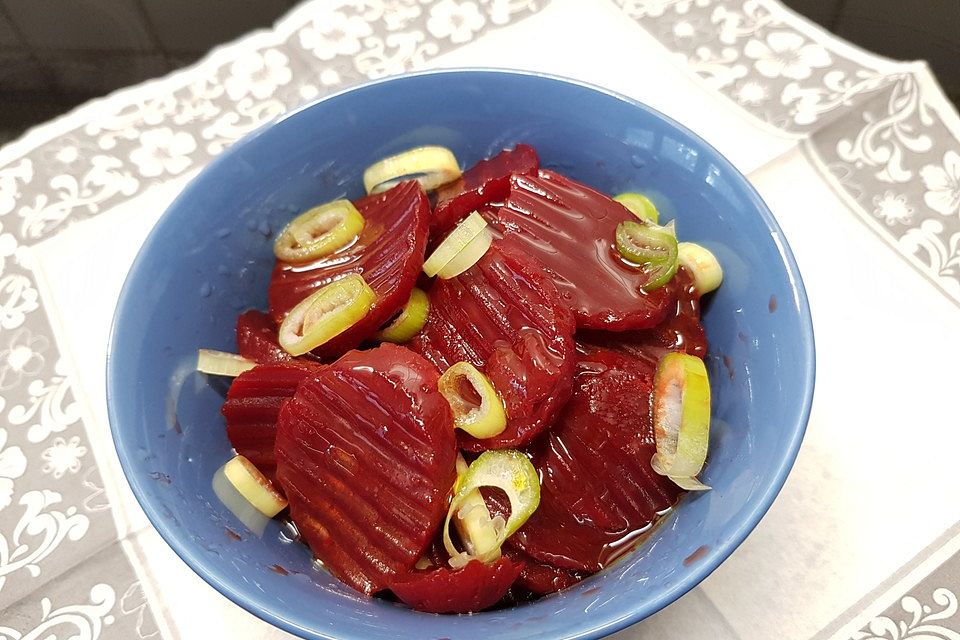 Rote Bete-Salat mit Knoblauch