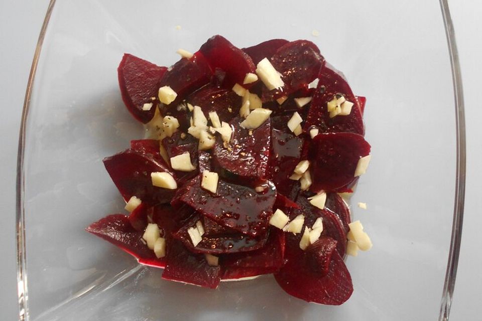 Rote Bete-Salat mit Knoblauch