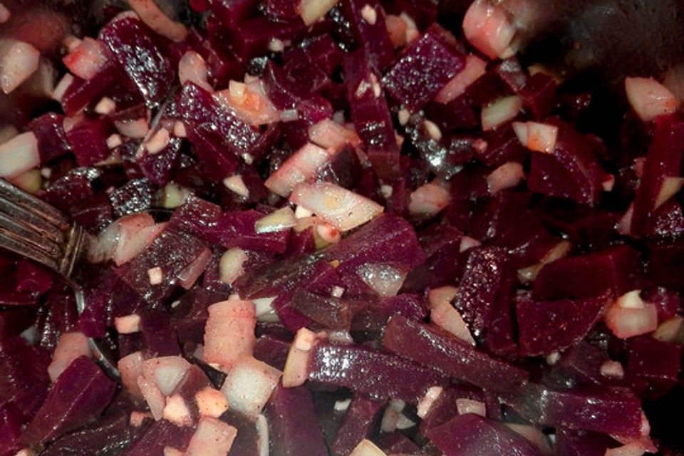 Rote Bete-Salat mit Knoblauch