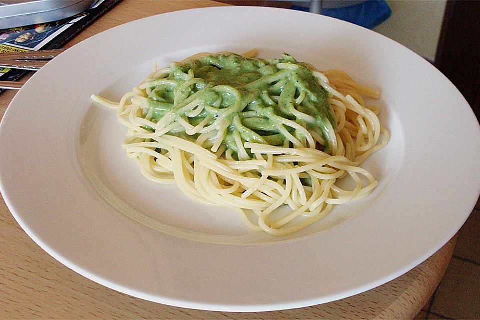 Spaghetti mit Spinatsauce