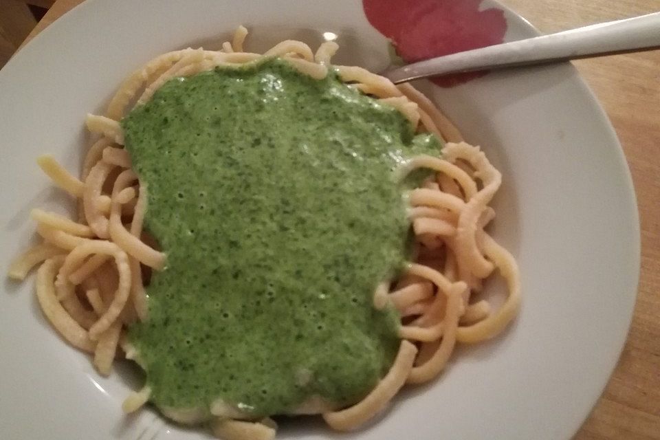 Spaghetti mit Spinatsauce