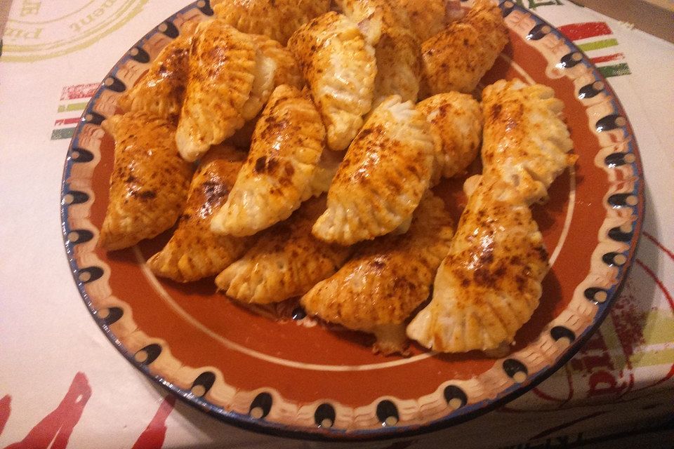 Empanada de chorizo con queso