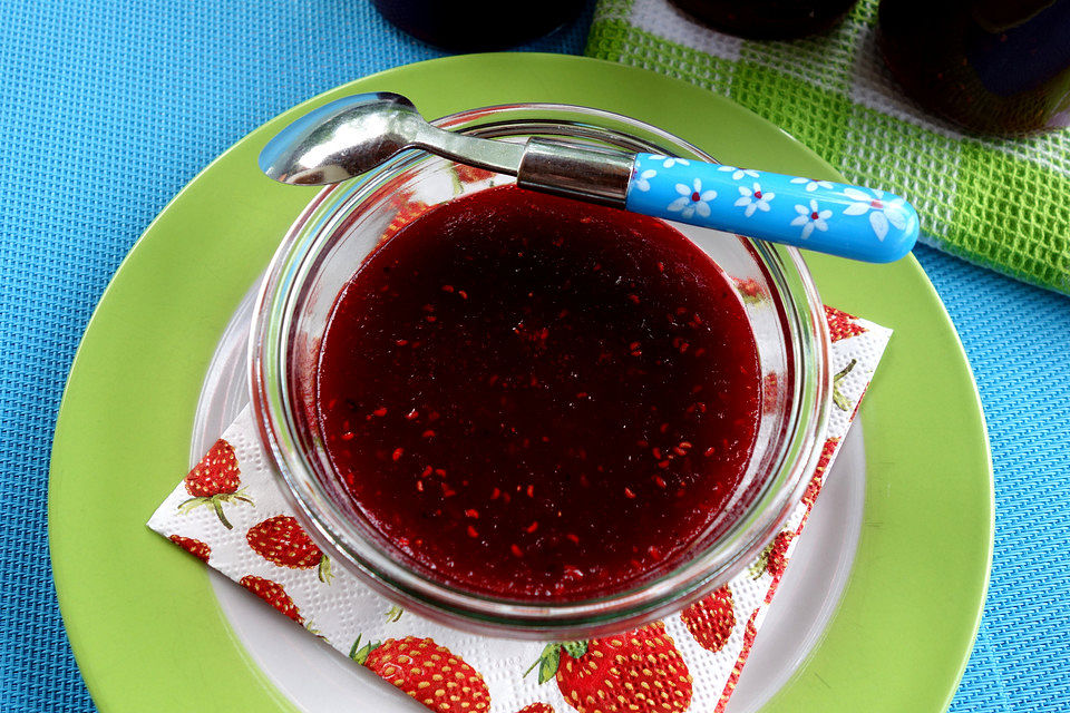 Rhabarber - Himbeer - Erdbeer - Marmelade mit Genever