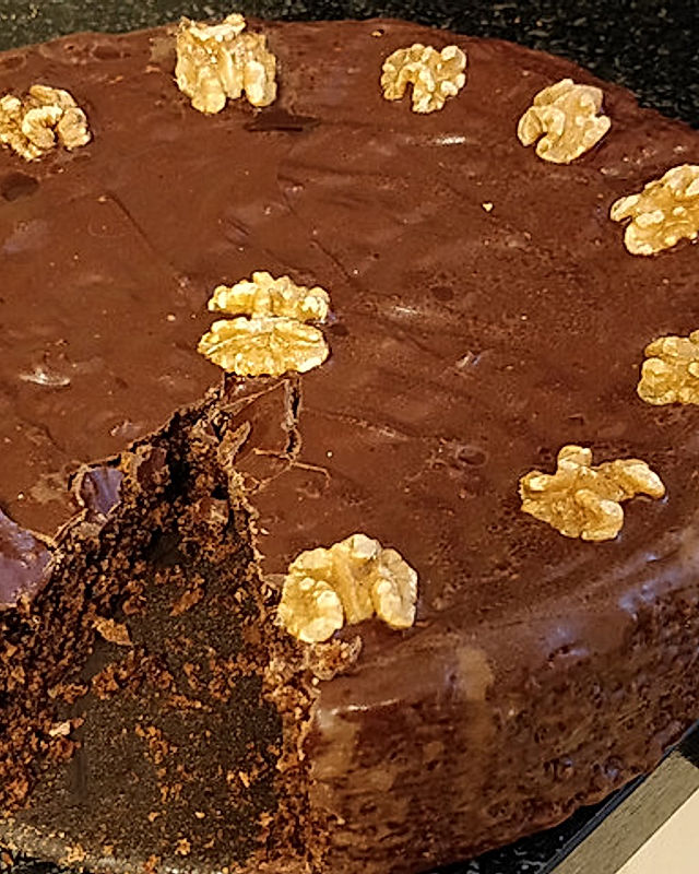 Zauberhafte Schokoladen - Walnuss Torte