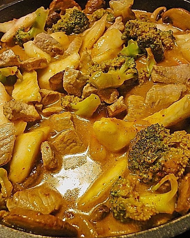 Gelbes Curry mit Pfirsichen