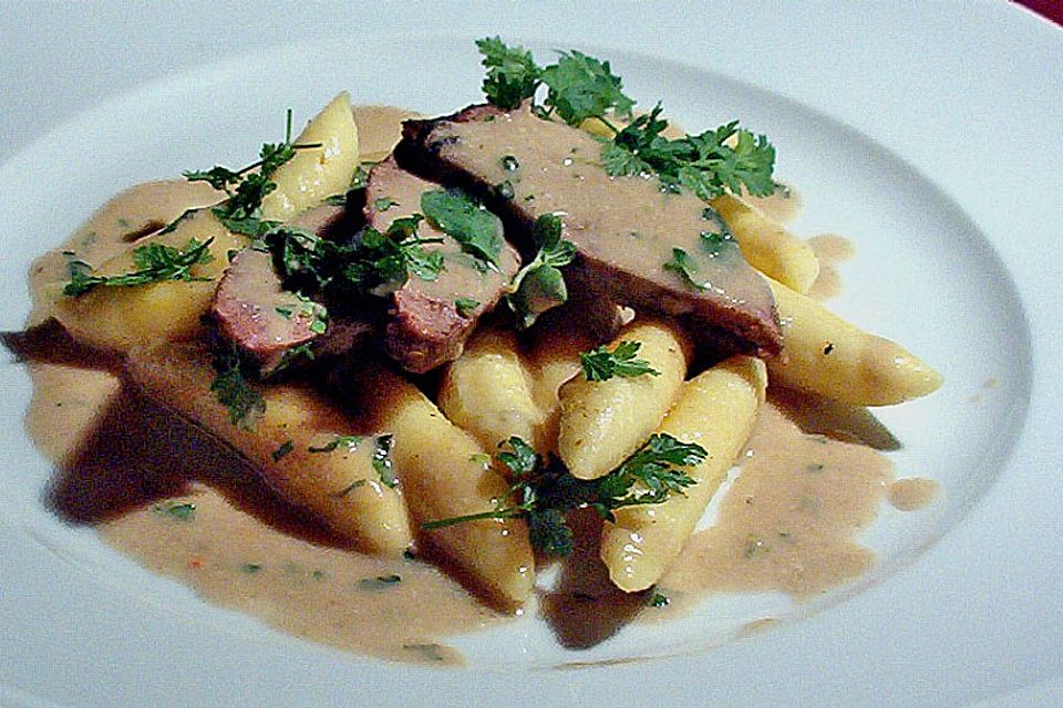 Gänsebrust in Kräutersauce