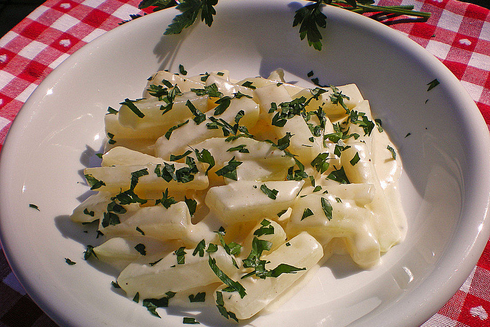 Kohlrabigemüse mit Käsesauce