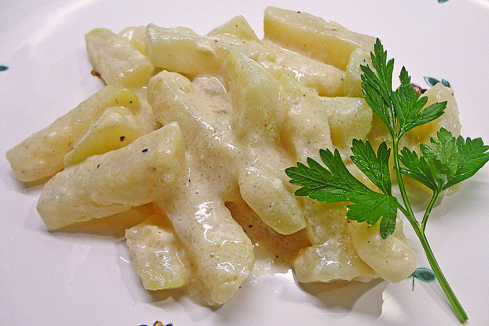 Kohlrabigemüse mit Käsesauce