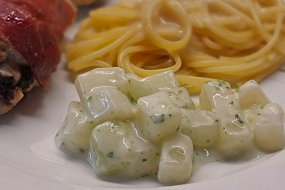 Kohlrabigemüse mit Käsesauce