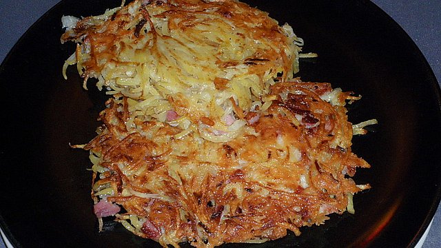 Kartoffelpuffer mit Speck und Käse von Roxylina