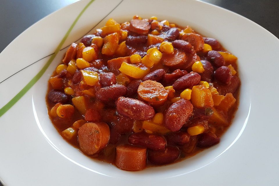 Mexikanische Pfanne mit Tomaten, Mais, Kidneybohnen