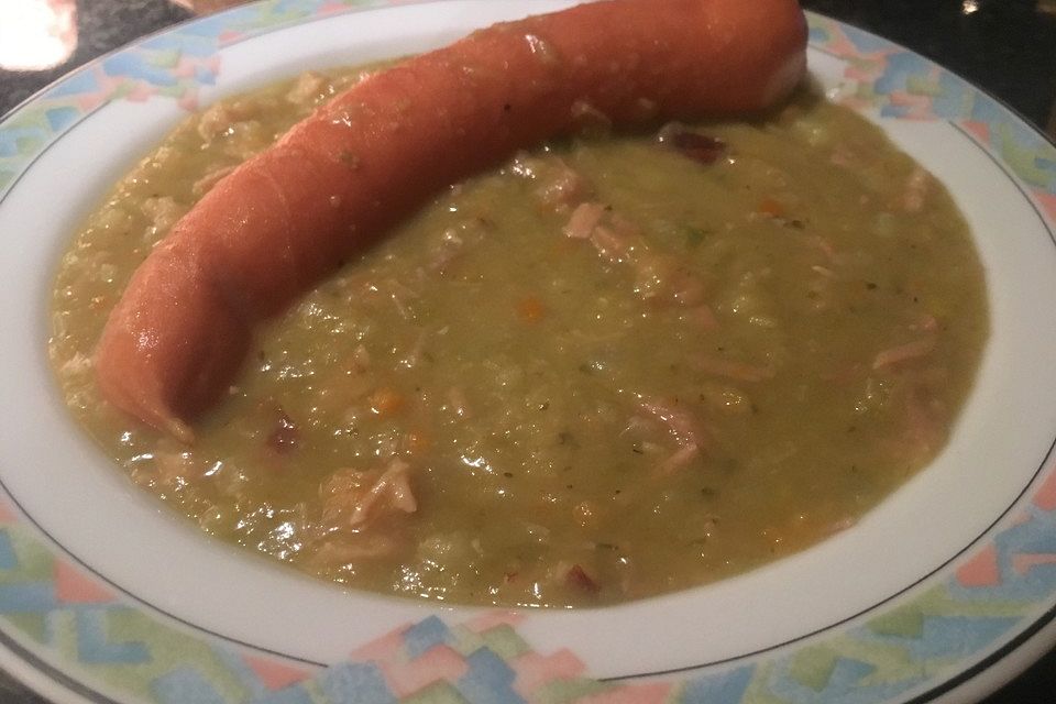 Deftige Erbsensuppe mit Kassler