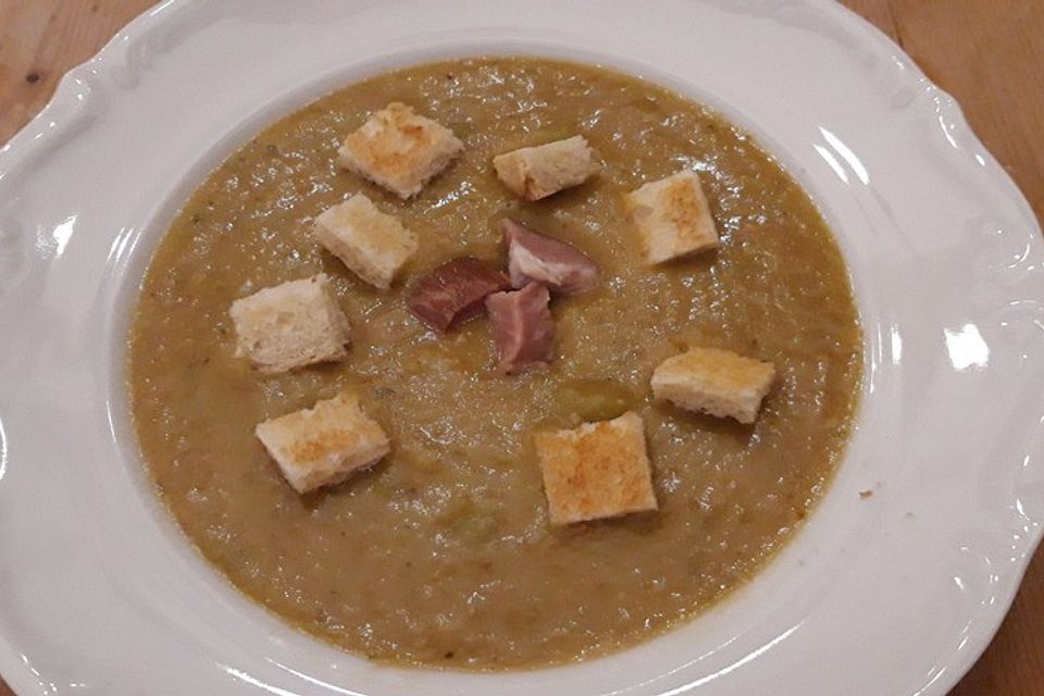 Deftige Erbsensuppe mit Kassler