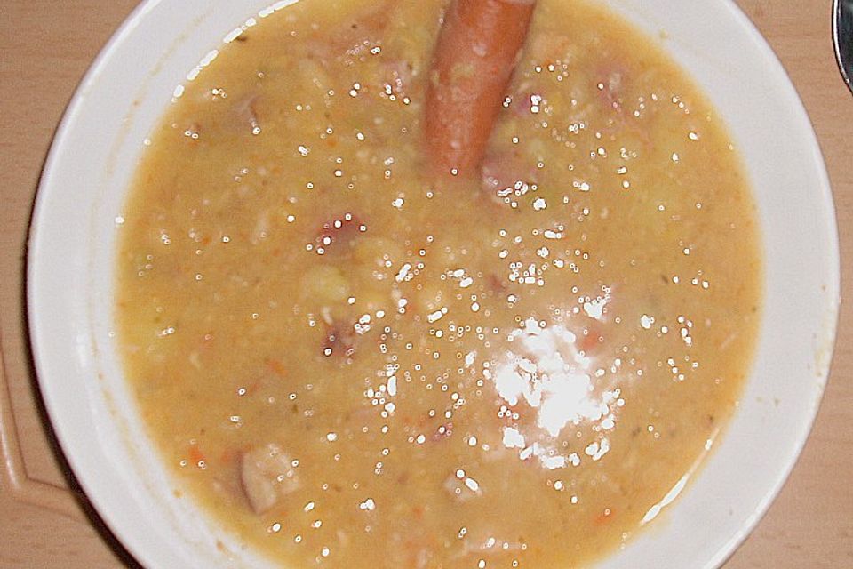 Deftige Erbsensuppe mit Kassler