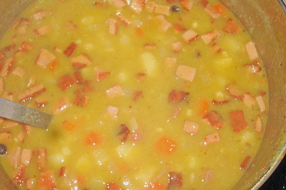 Deftige Erbsensuppe mit Kassler