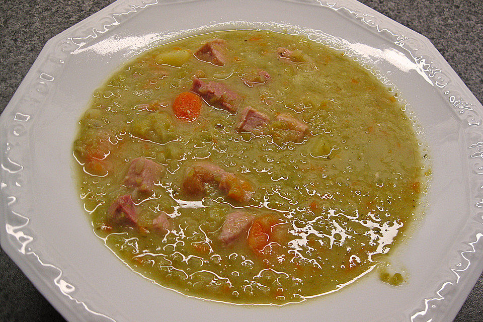 Deftige Erbsensuppe mit Kassler