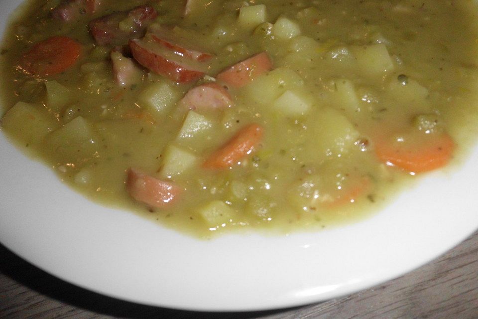 Deftige Erbsensuppe mit Kassler