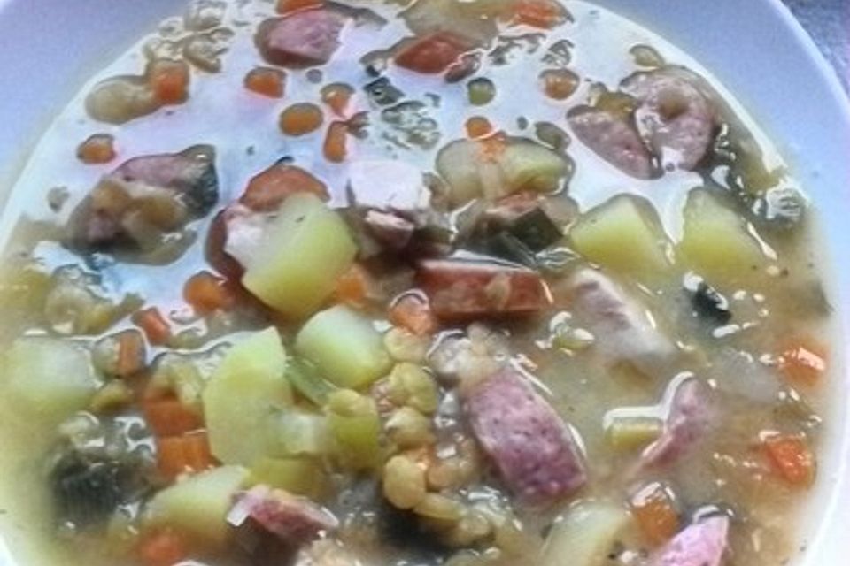 Deftige Erbsensuppe mit Kassler