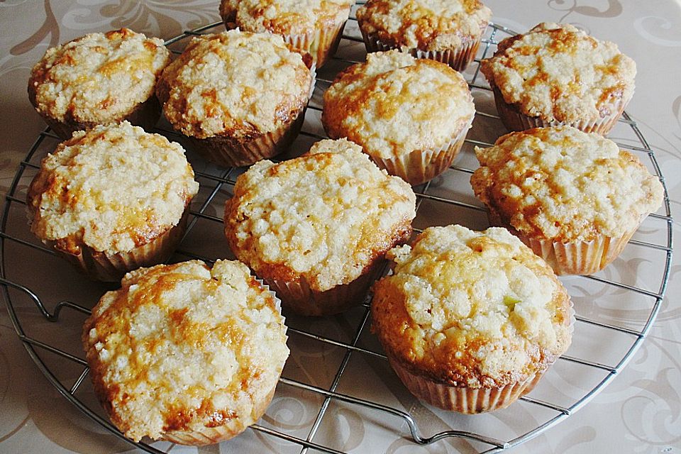 Rhabarber - Zitronen - Muffins mit Streuseln