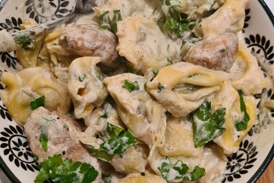 Tortellini in Petersiliensoße