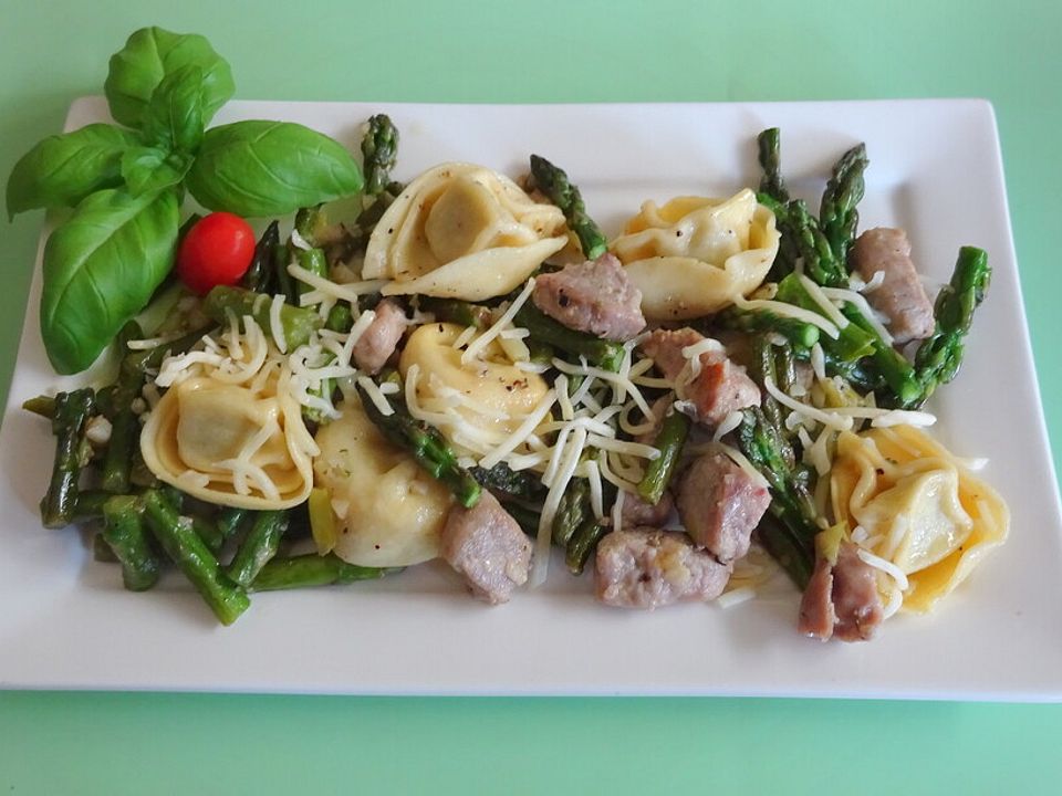 Tortellini mit grünem Spargel von Koelkast| Chefkoch