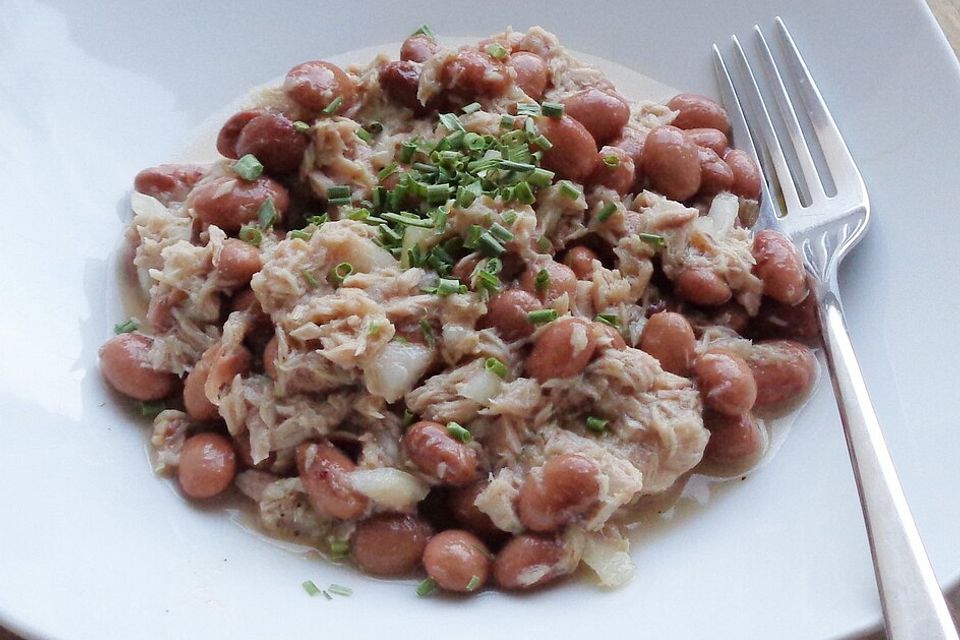 Toskanischer Thunfischsalat mit Bohnen und Zwiebeln