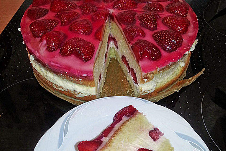 Erdbeer-Kuchen mit Vanillecreme