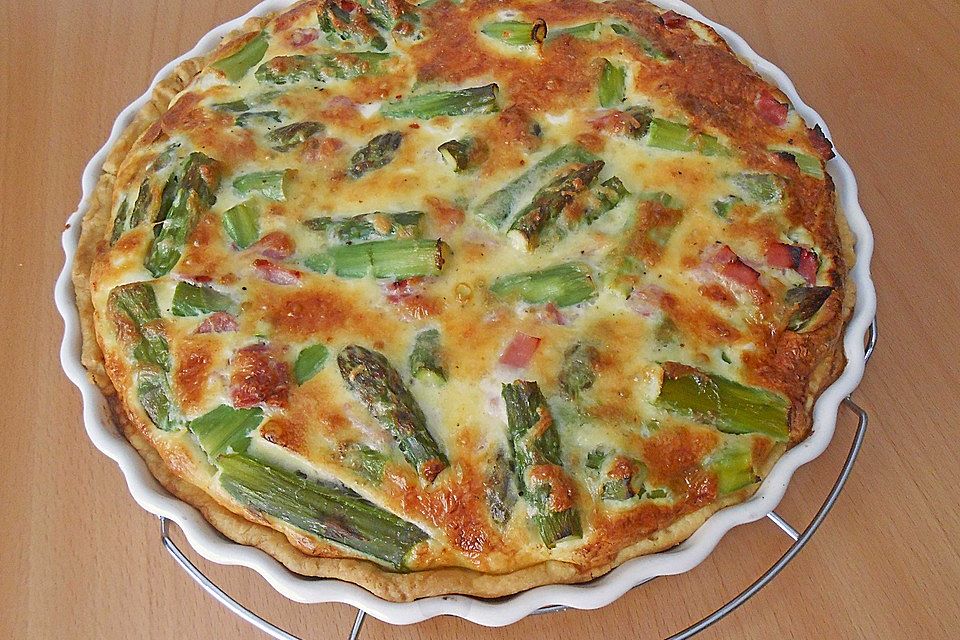 Spargelquiche mit Parmesan