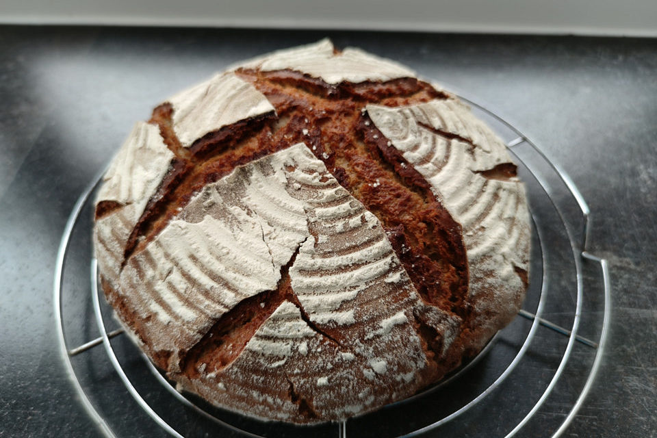 Einfaches Sauerteigbrot