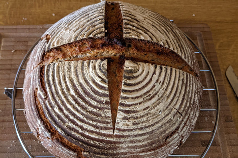 Einfaches Sauerteigbrot